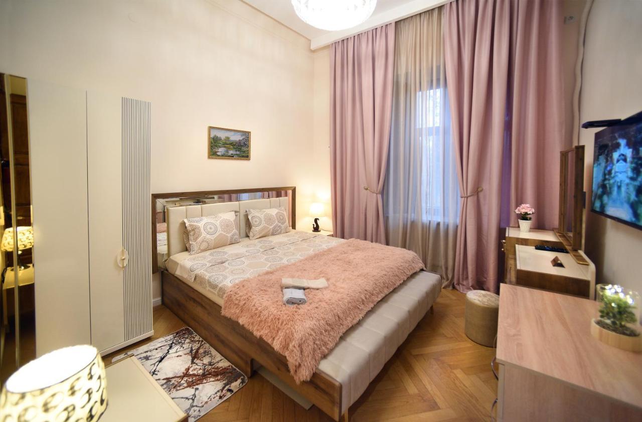 City Lux Hotel Tbilisi ภายนอก รูปภาพ